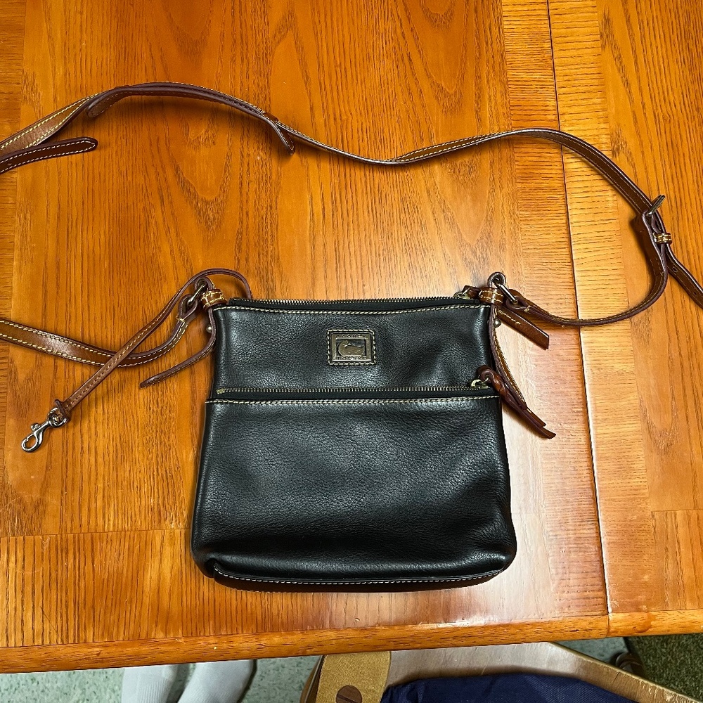 Dooney & Bourke crossbody purse